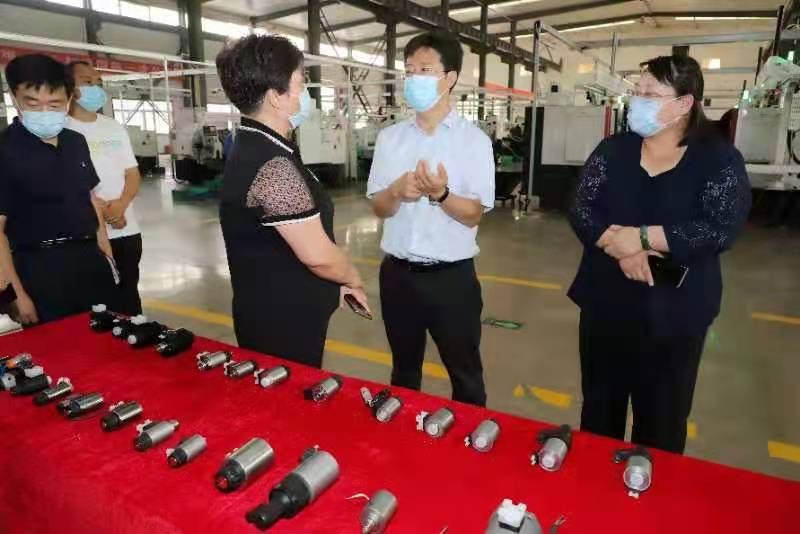 操美女大屁股小逼操逼操逼安阳市市长高永一行莅临我公司参观调研
